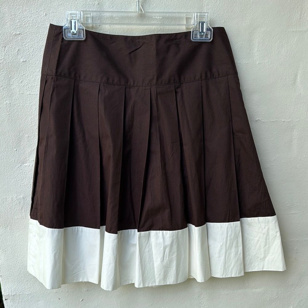 Banana Republic Brown and White Women's Skirt with side zipper.